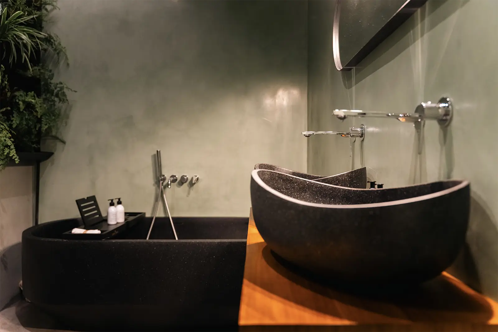 Chambre avec Salle de bains &amp; Baignoire en pierre naturelle